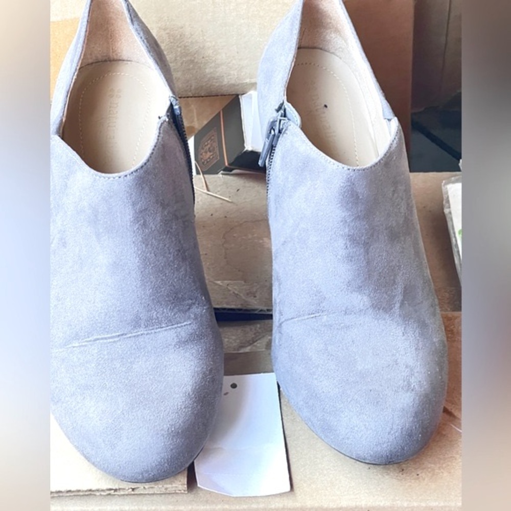 Naturalizer N5 Comfort Women’s Boot Grey Zip Up Suede Shoe Size  Made Vietnam.